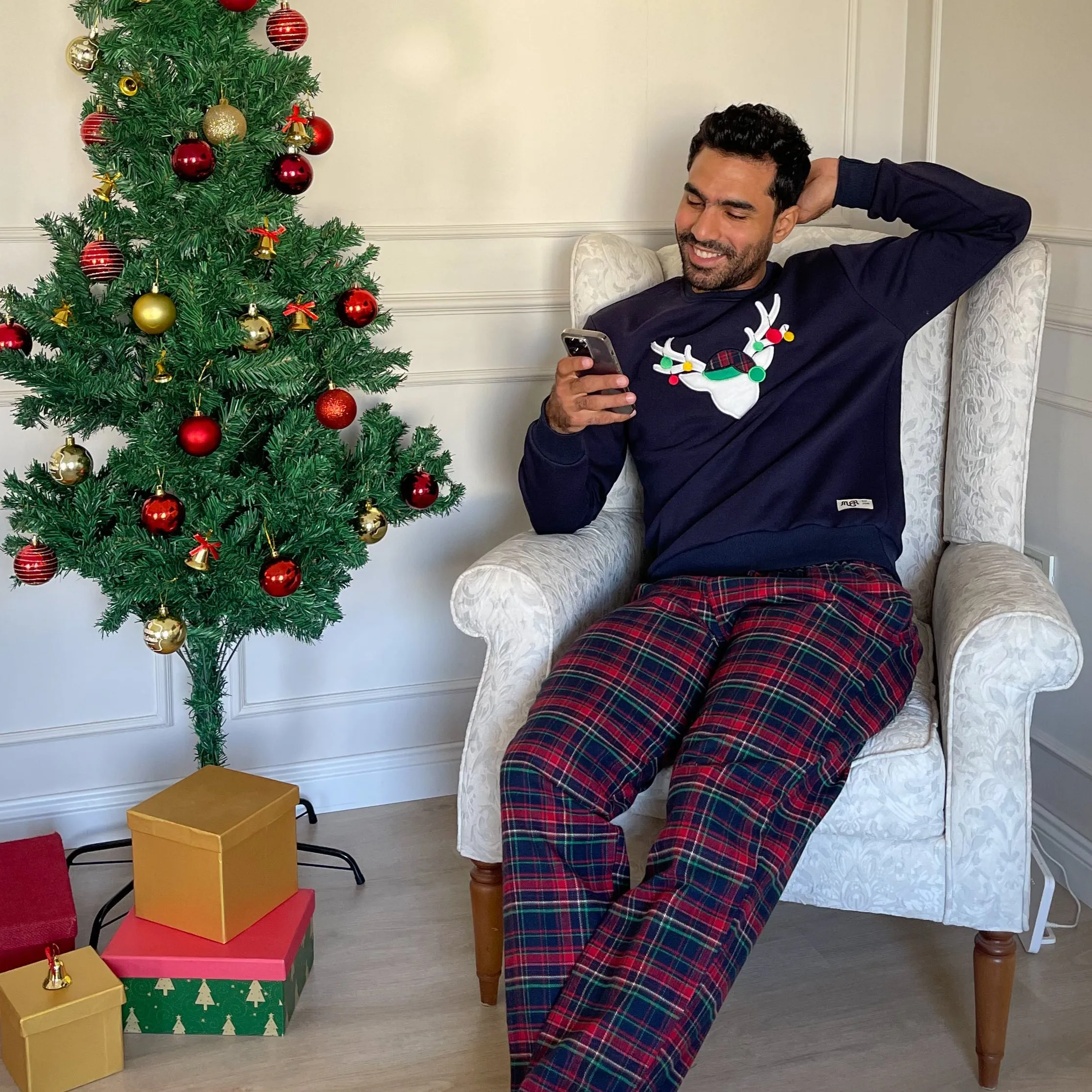 Men Winter Pajama Set Dark Blue deer Hoodie   Dark Blue x Red Checkered Pants