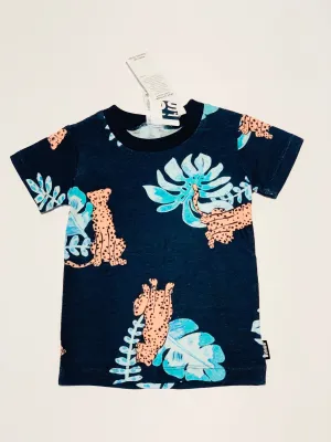Navy tee brand new - Size 00